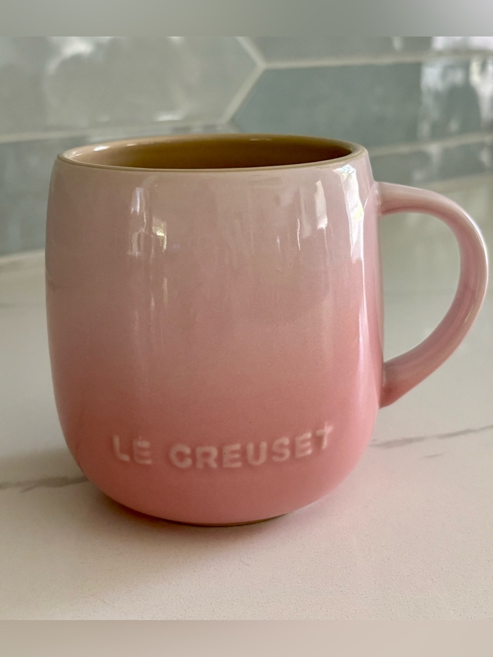 Le Creuset Stoneware 380ml "U" Mug (Sphere Mug) — Shell Pink Ombré - Picture 7 of 7